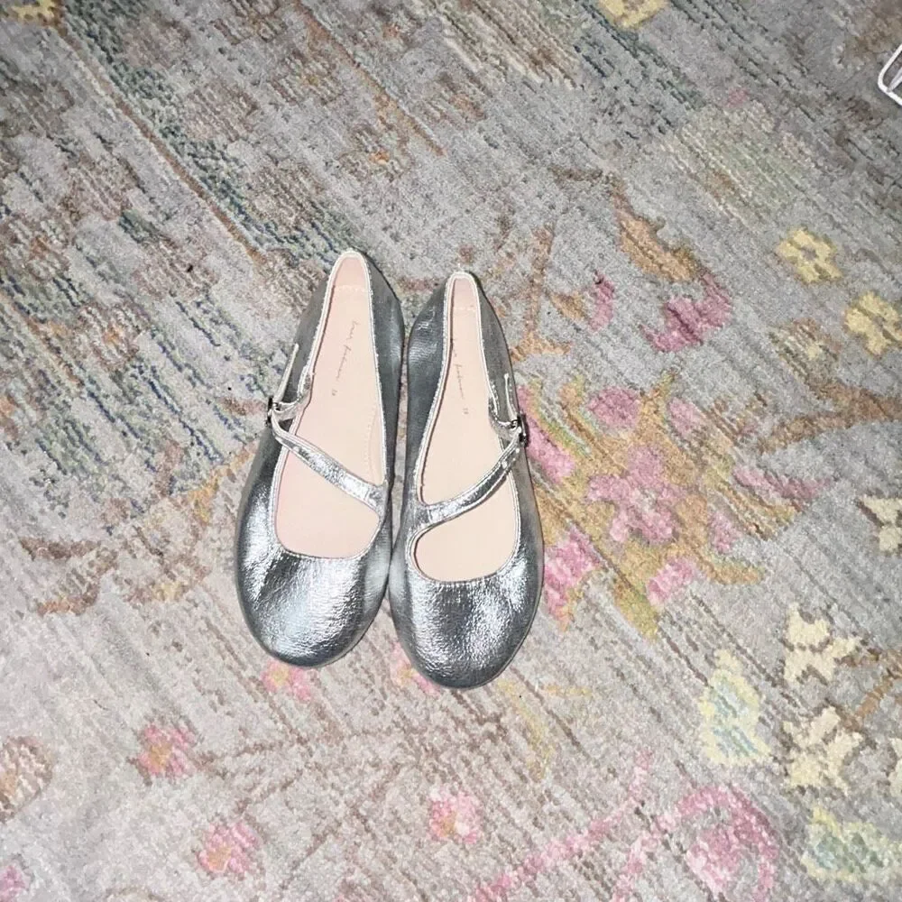 Zara silver Mary Jane  nwot sz 28/11